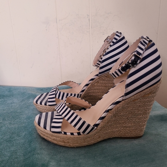 Nine West Nautical Stripe High Wedge Ankle Strap - Picture 4 of 9